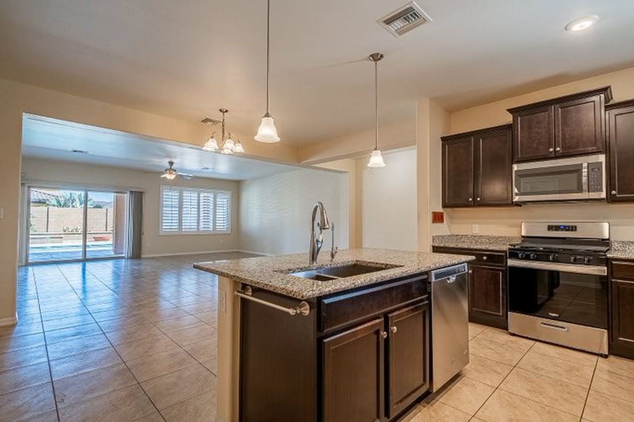 12237 S Laurel Ln - Photo 6 of 34