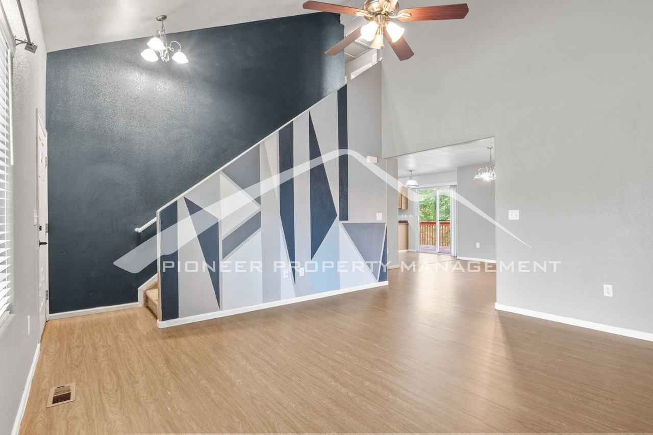 229 Audubon Dr - Photo 3 of 26