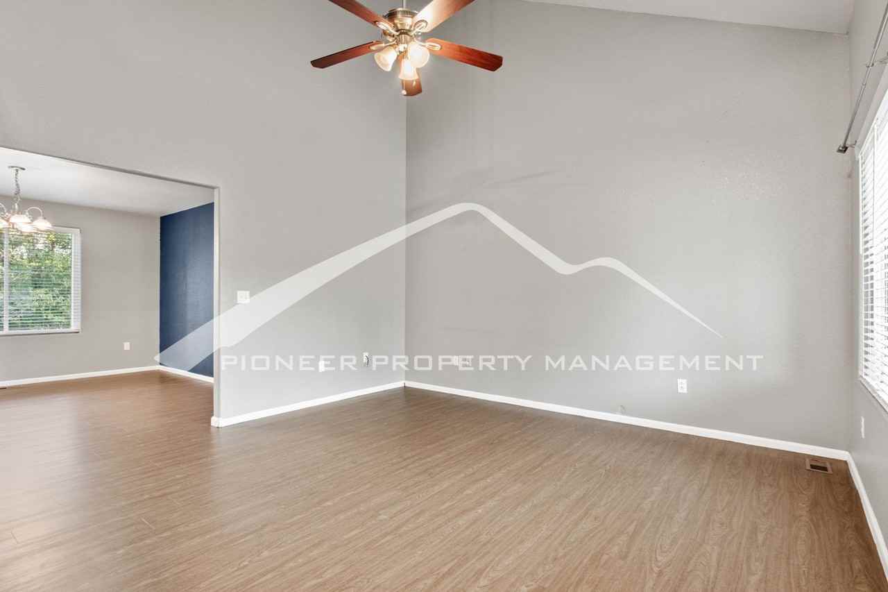 229 Audubon Dr - Photo 4 of 26