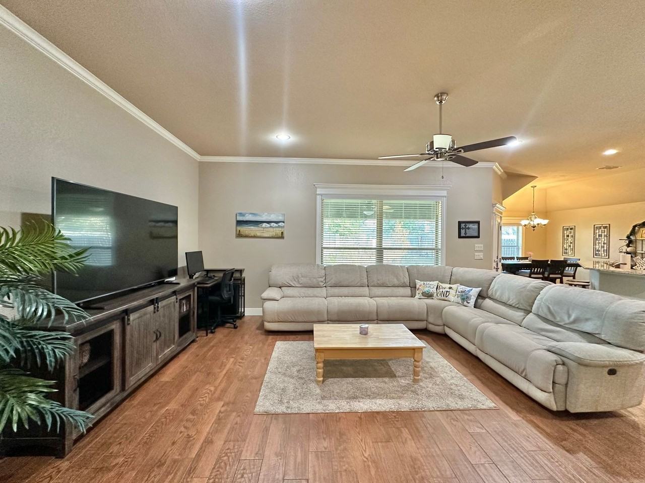 10846 Westhaven Cir - Photo 4 of 36