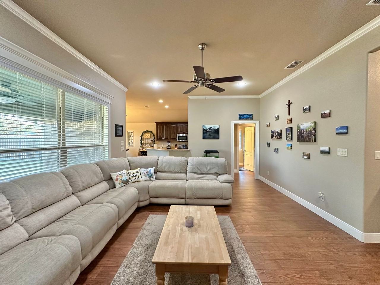 10846 Westhaven Cir - Photo 6 of 36