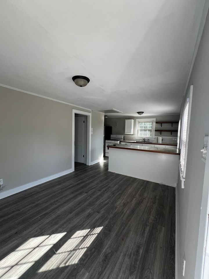 1515 S 23rd St - Photo 2 of 4