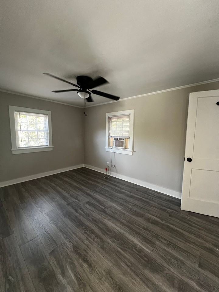 1515 S 23rd St - Photo 3 of 4