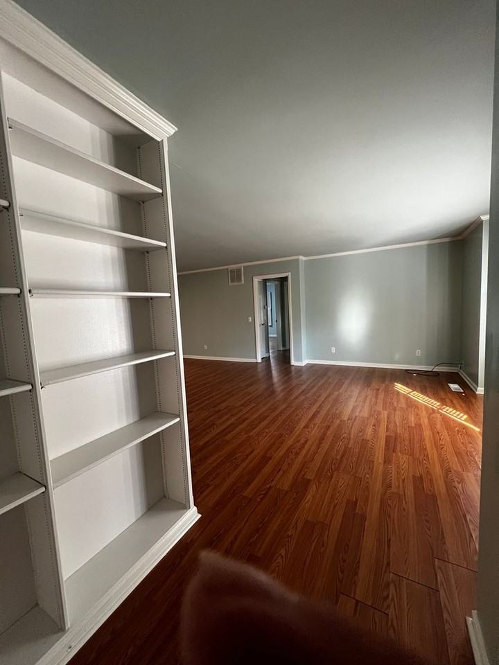 4911 Free Ferry Rd - Photo 2 of 11