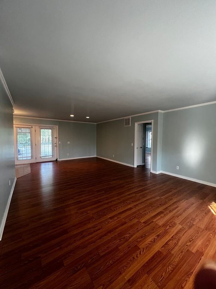 4911 Free Ferry Rd - Photo 3 of 11