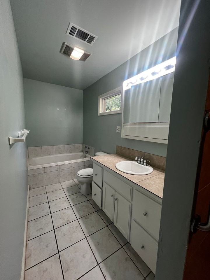 4911 Free Ferry Rd - Photo 7 of 11