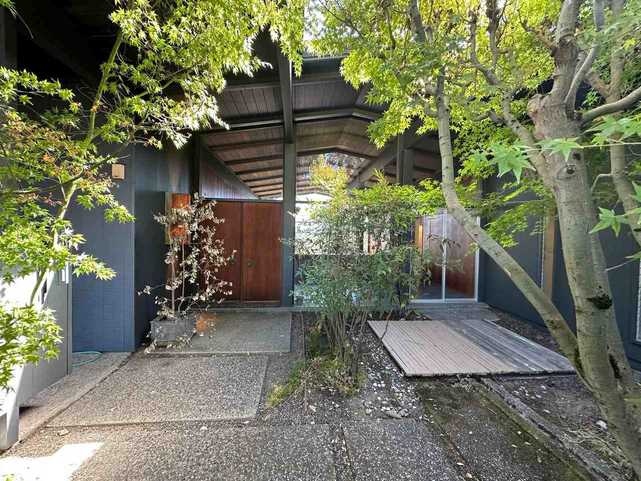 555 Tahos Rd - Photo 3 of 26