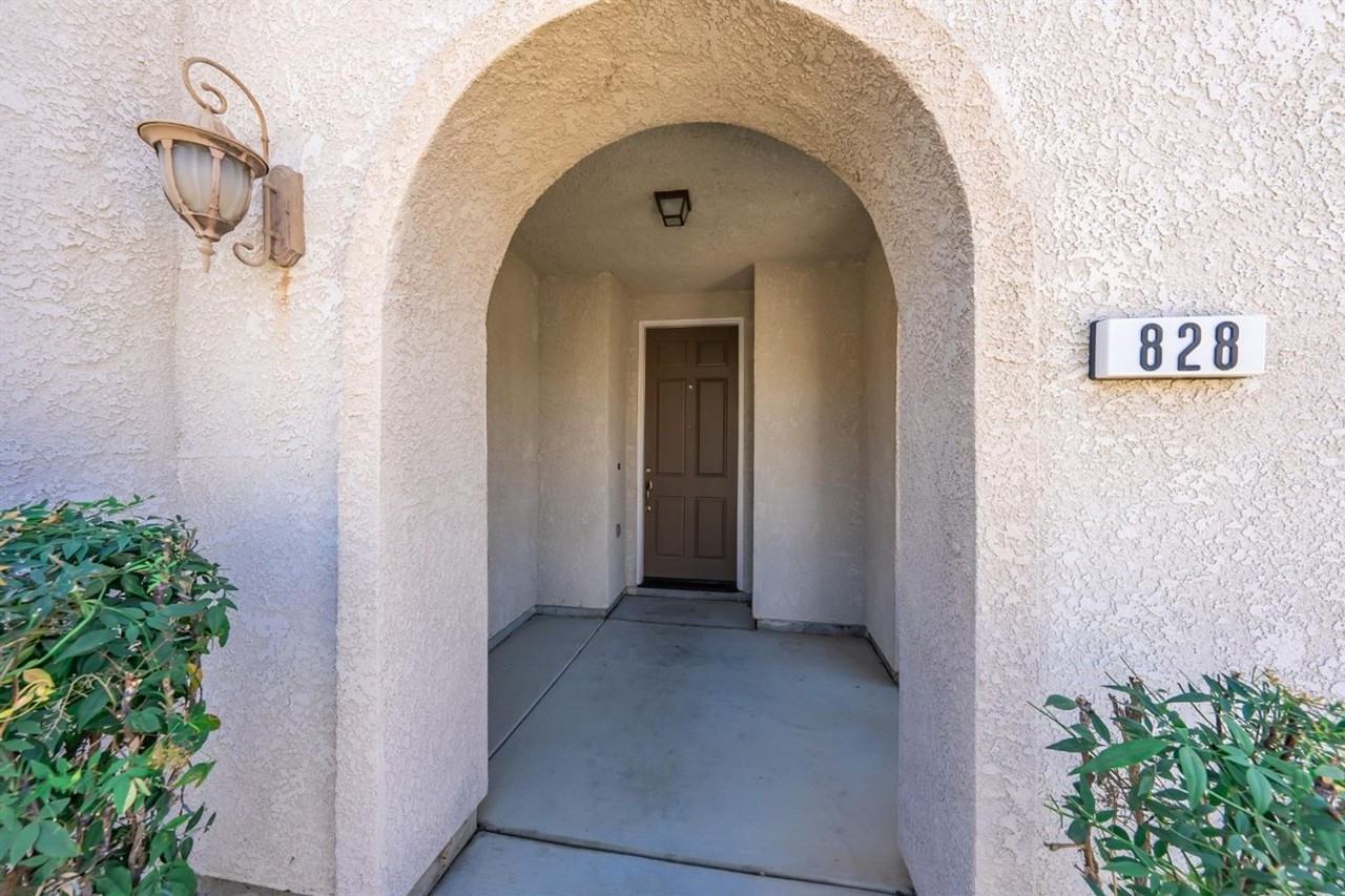 828 Toulouse Ln - Photo 2 of 27