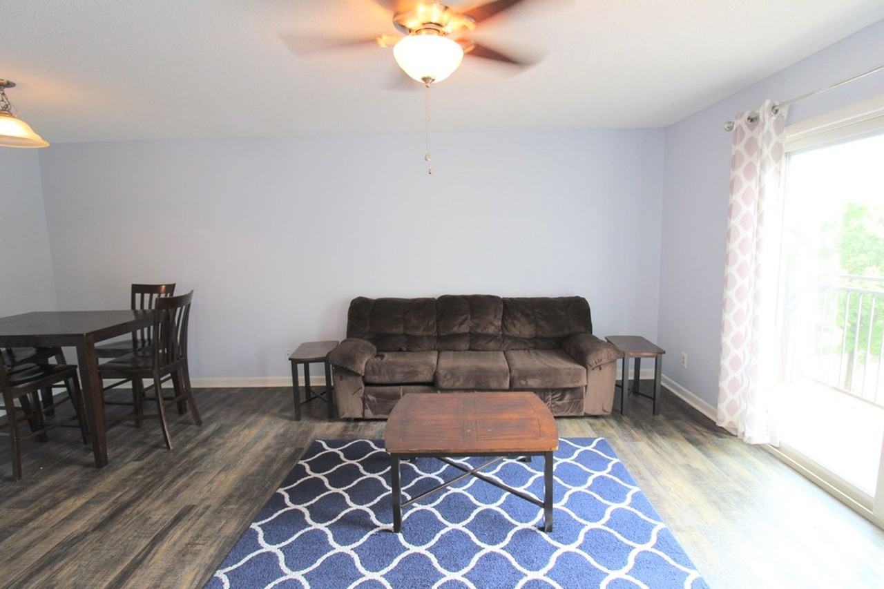 1340 Hunters Rd Apt L - Photo 6 of 17