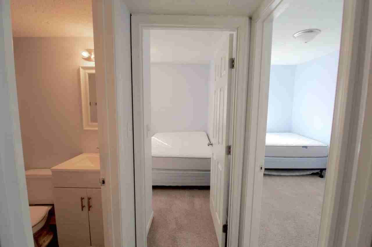 1340 Hunters Rd Apt L - Photo 7 of 17