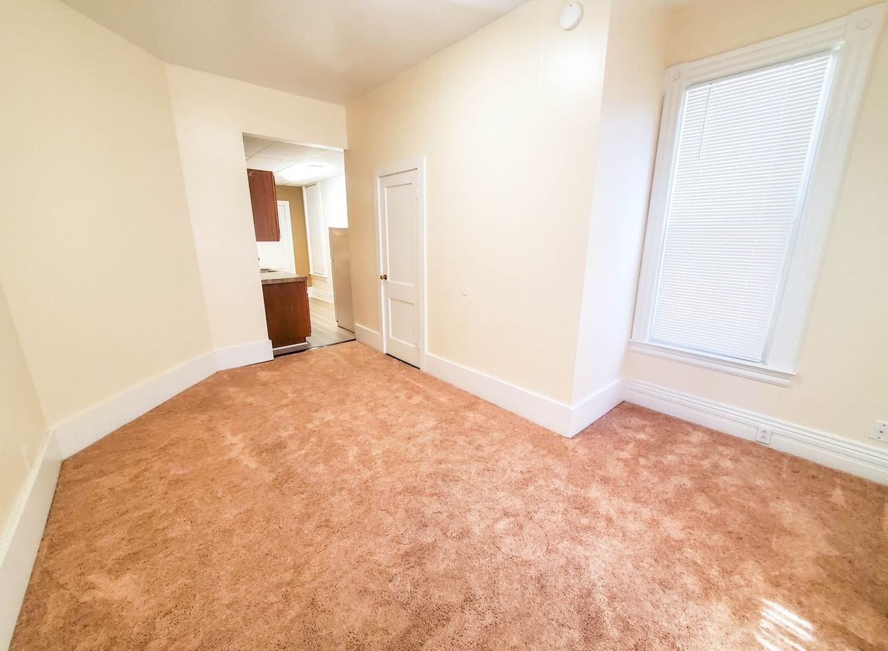 236w8th - Photo 2 of 20