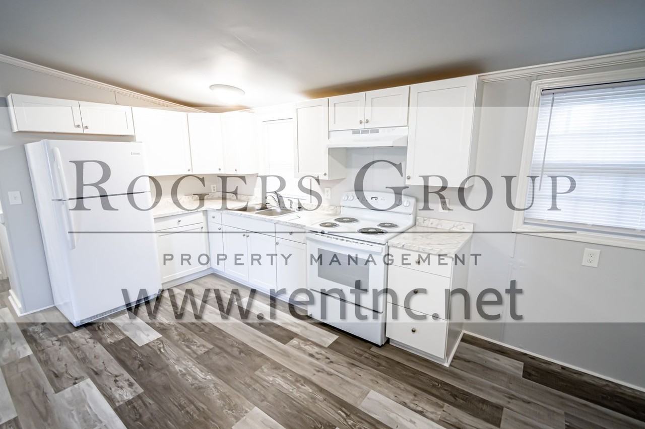 315 Tower Ln - Photo 2 of 9