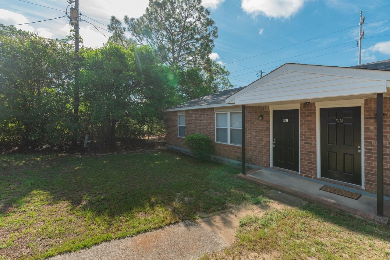 2311 Walden Dr - Photo 3 of 27