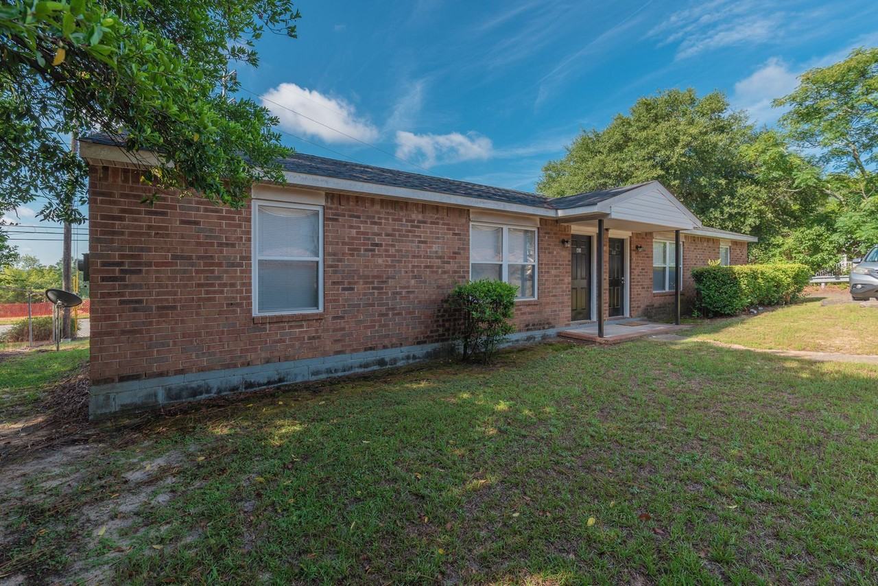 2311 Walden Dr - Photo 4 of 27