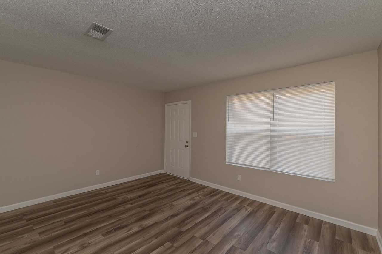 2311 Walden Dr - Photo 7 of 27