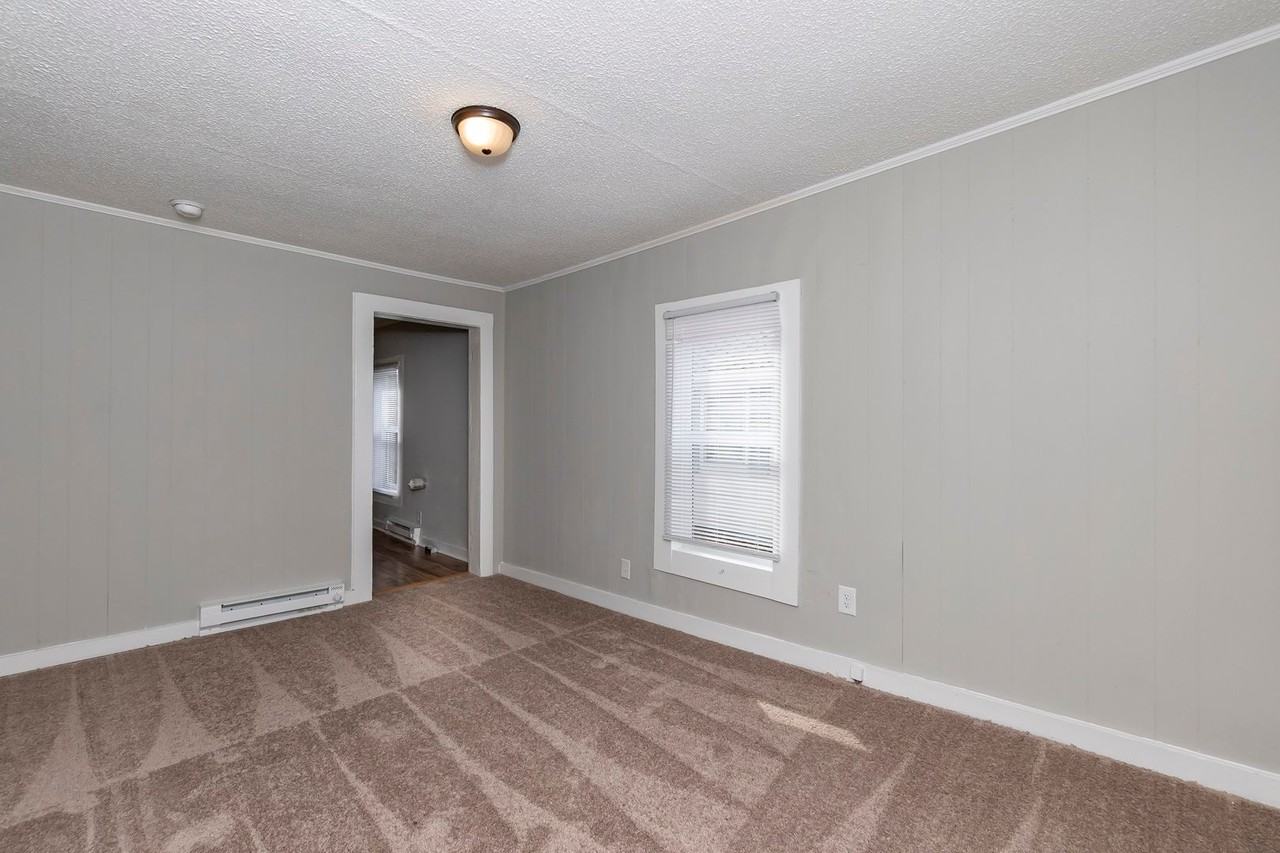 606 N King Ave - Photo 2 of 10