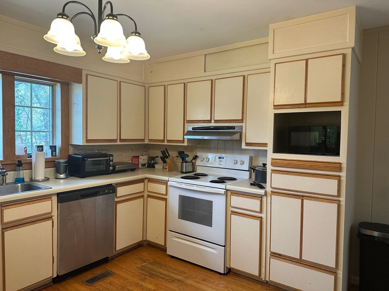 720 Circle Dr - Photo 3 of 16