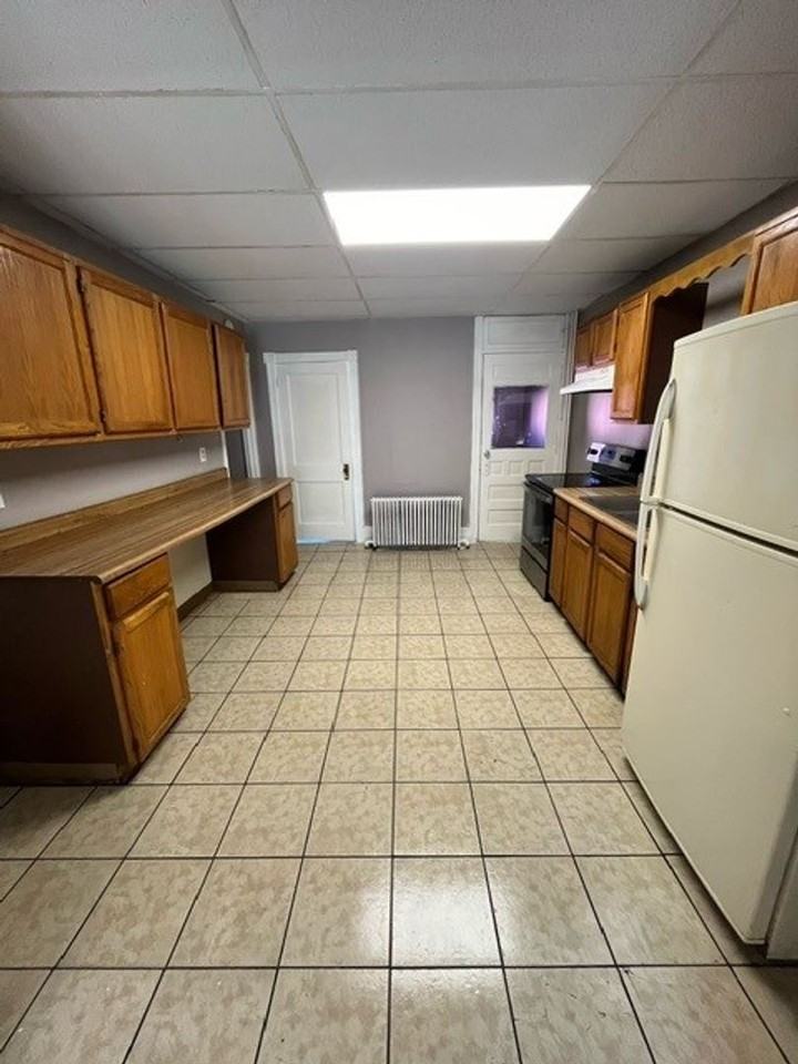 82 W Center St - Photo 4 of 10