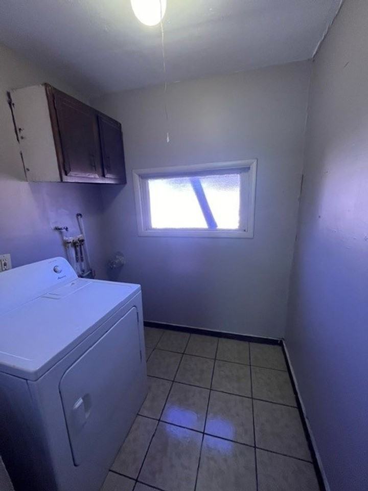 82 W Center St - Photo 5 of 10