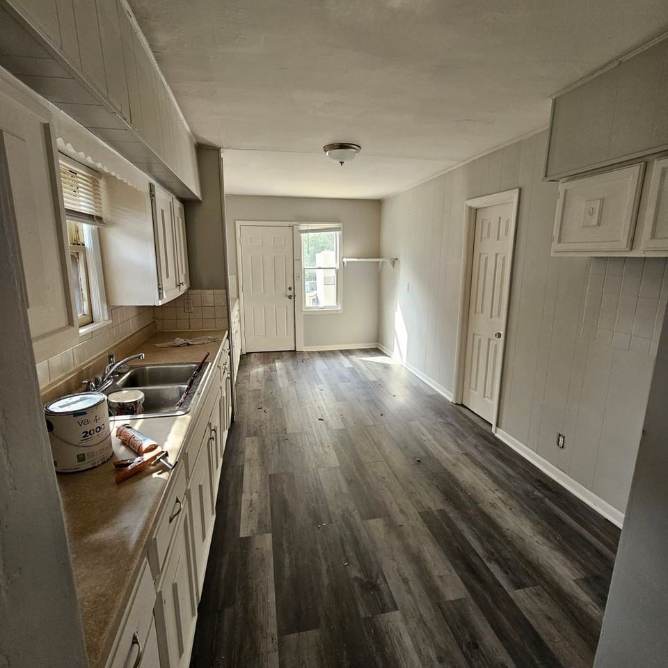2522 Drury Ave - Photo 2 of 14