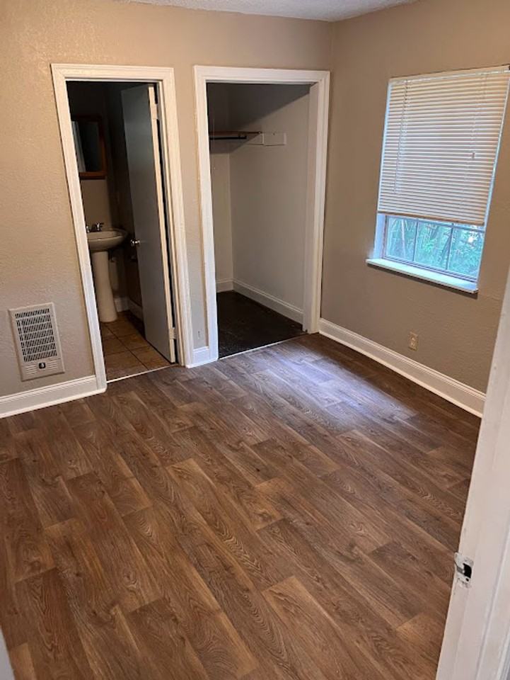 387 Alice Drive #REAR - Photo 4 of 7