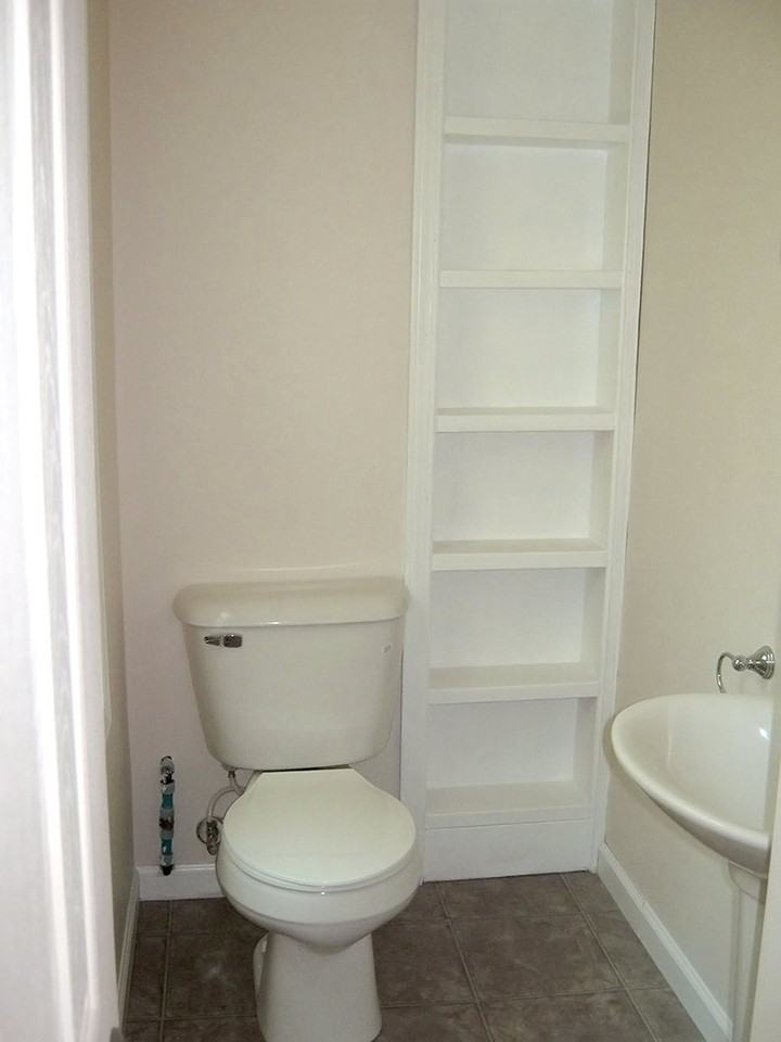 1200 N Woodlawn Ave - Photo 4 of 5