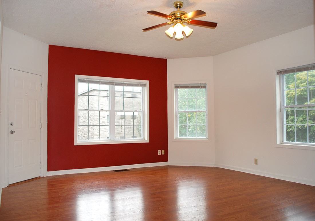 533 N Lincoln St - Photo 3 of 6