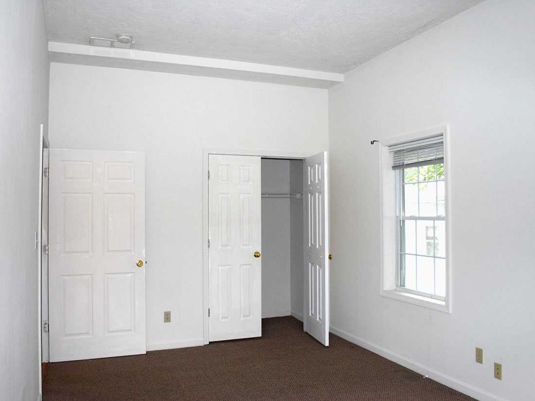 533 N Lincoln St - Photo 5 of 6