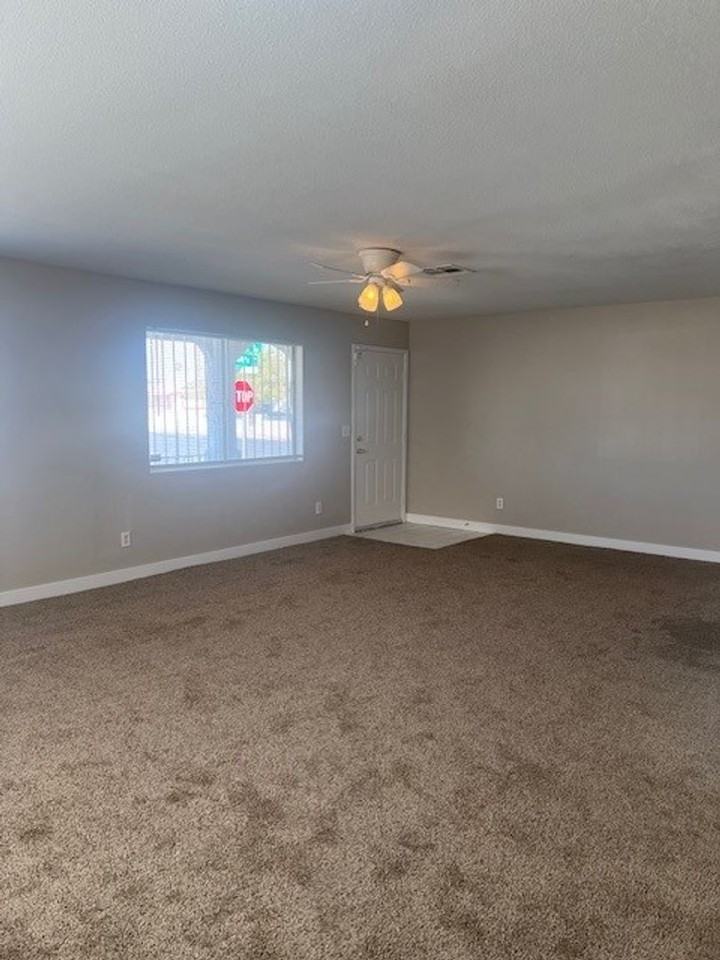 807 807 Lawry Avenue - 807 Lawry Avenue - Photo 3 of 14