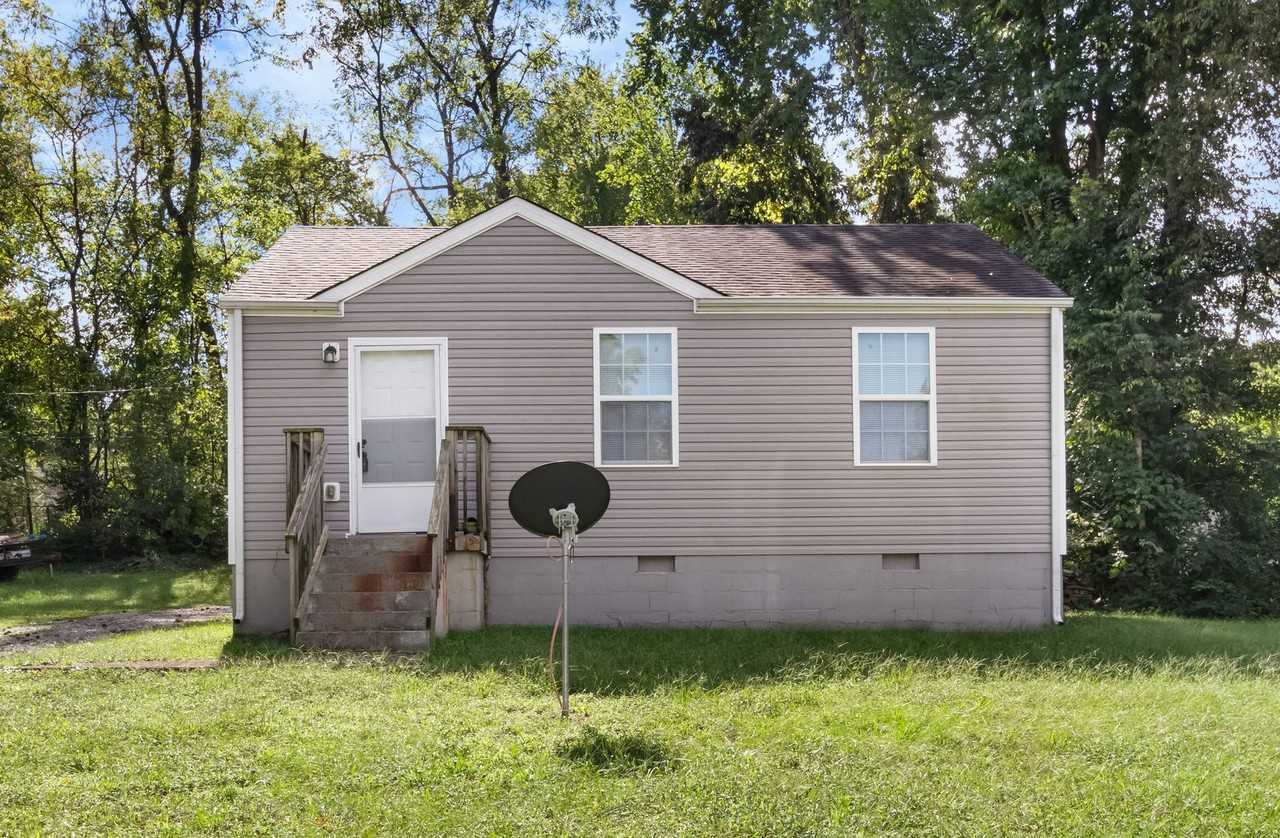 26 Maple St - Photo 2 of 10