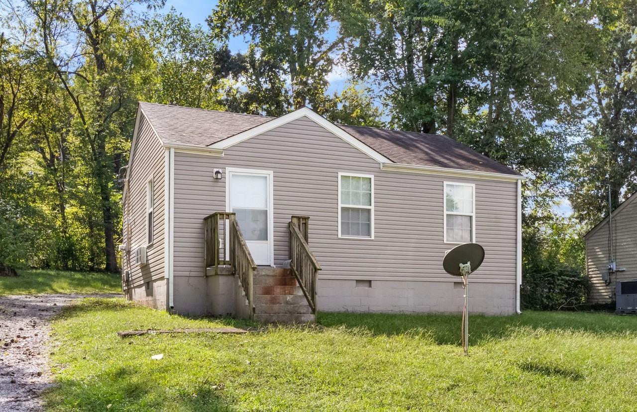 26 Maple St - Photo 3 of 10