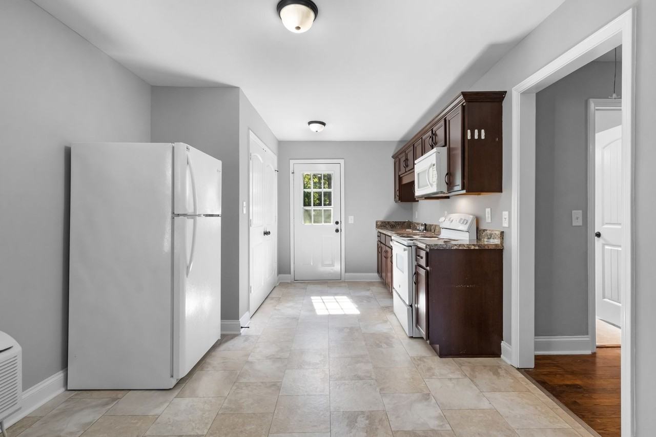 26 Maple St - Photo 5 of 10