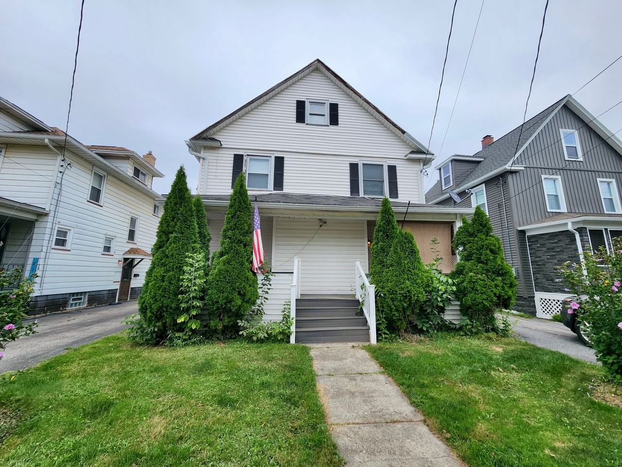 215 West Ave - Photo 2 of 24