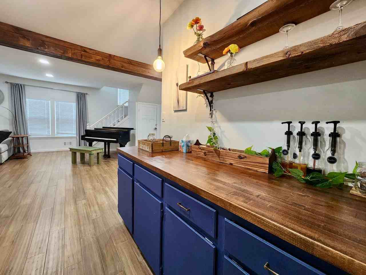 215 West Ave - Photo 7 of 24