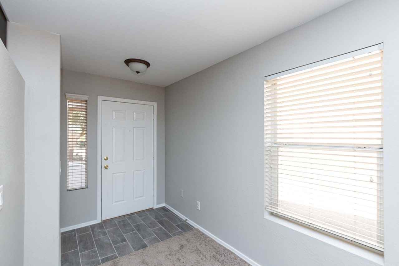 31569 N Sundown Dr - Photo 5 of 35