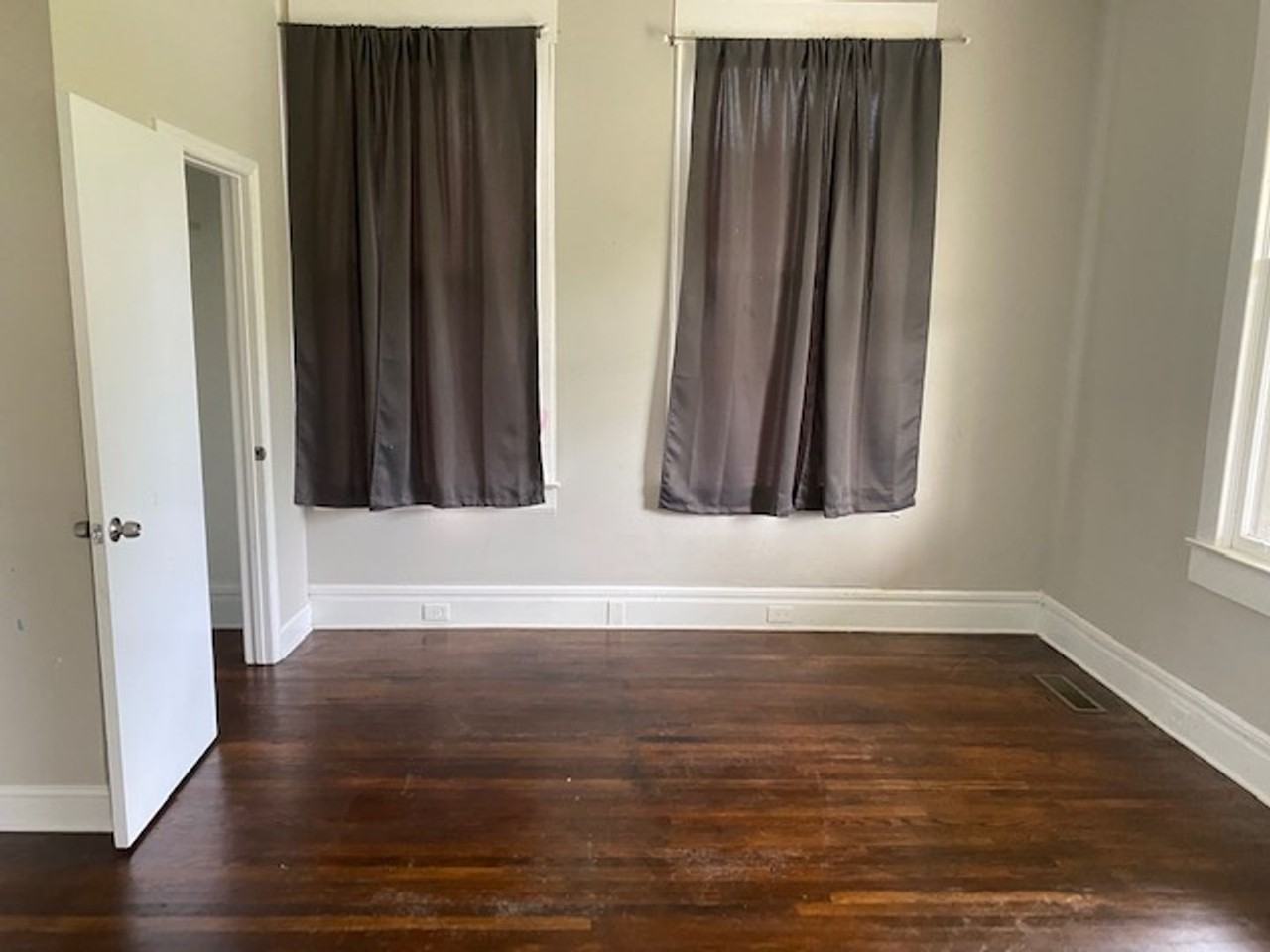 1626 Berkley Avenue - Photo 3 of 9