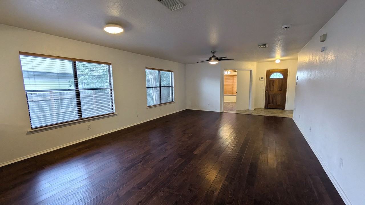 5015 Viking Coral - Photo 5 of 28