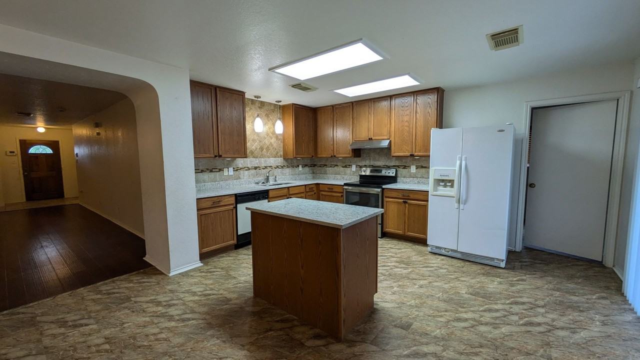 5015 Viking Coral - Photo 6 of 28