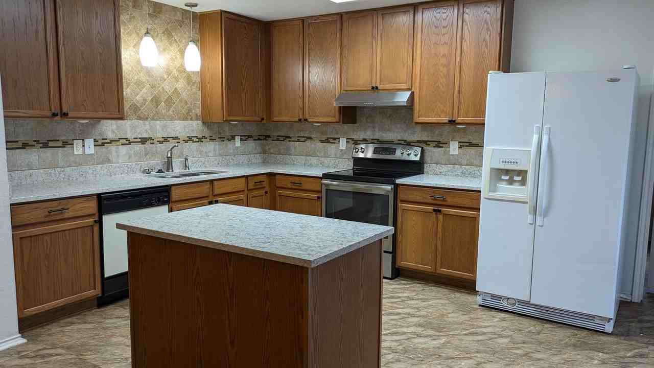 5015 Viking Coral - Photo 7 of 28