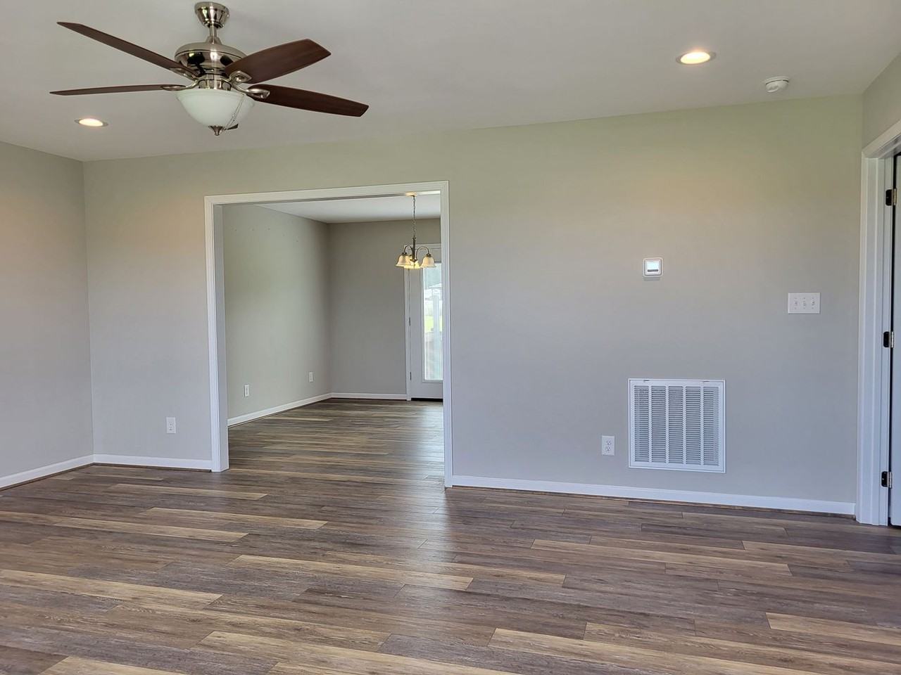 1330 Daniels Rd - Photo 4 of 21