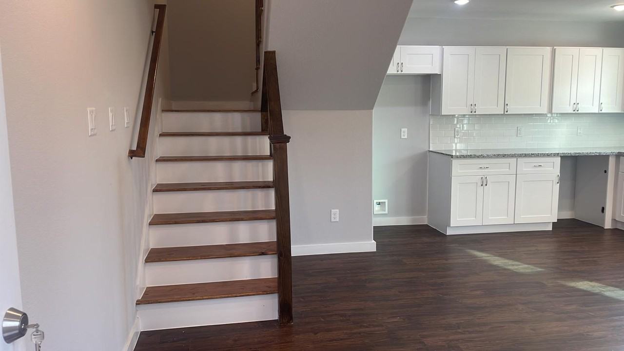 337 Connecticut St - Photo 3 of 13