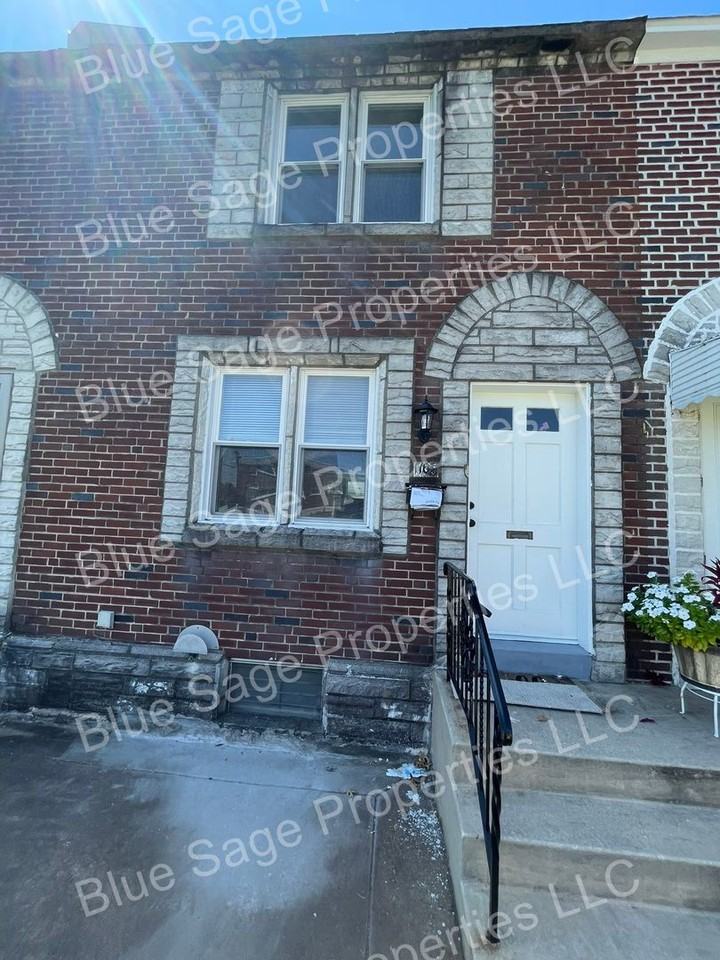 1108 Oakwood Dr - Photo 2 of 22