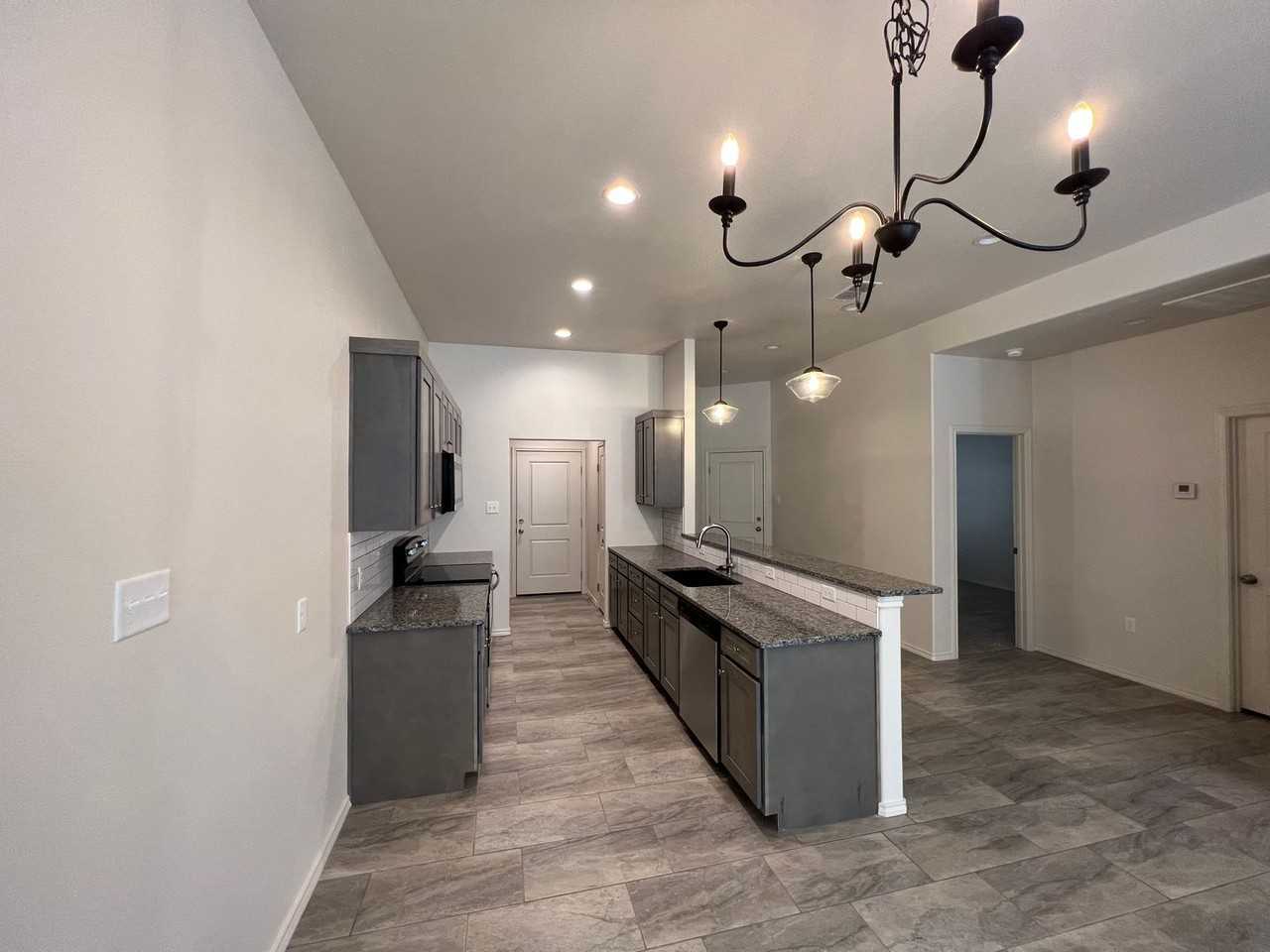 1128 N 7th St - Photo 2 of 24