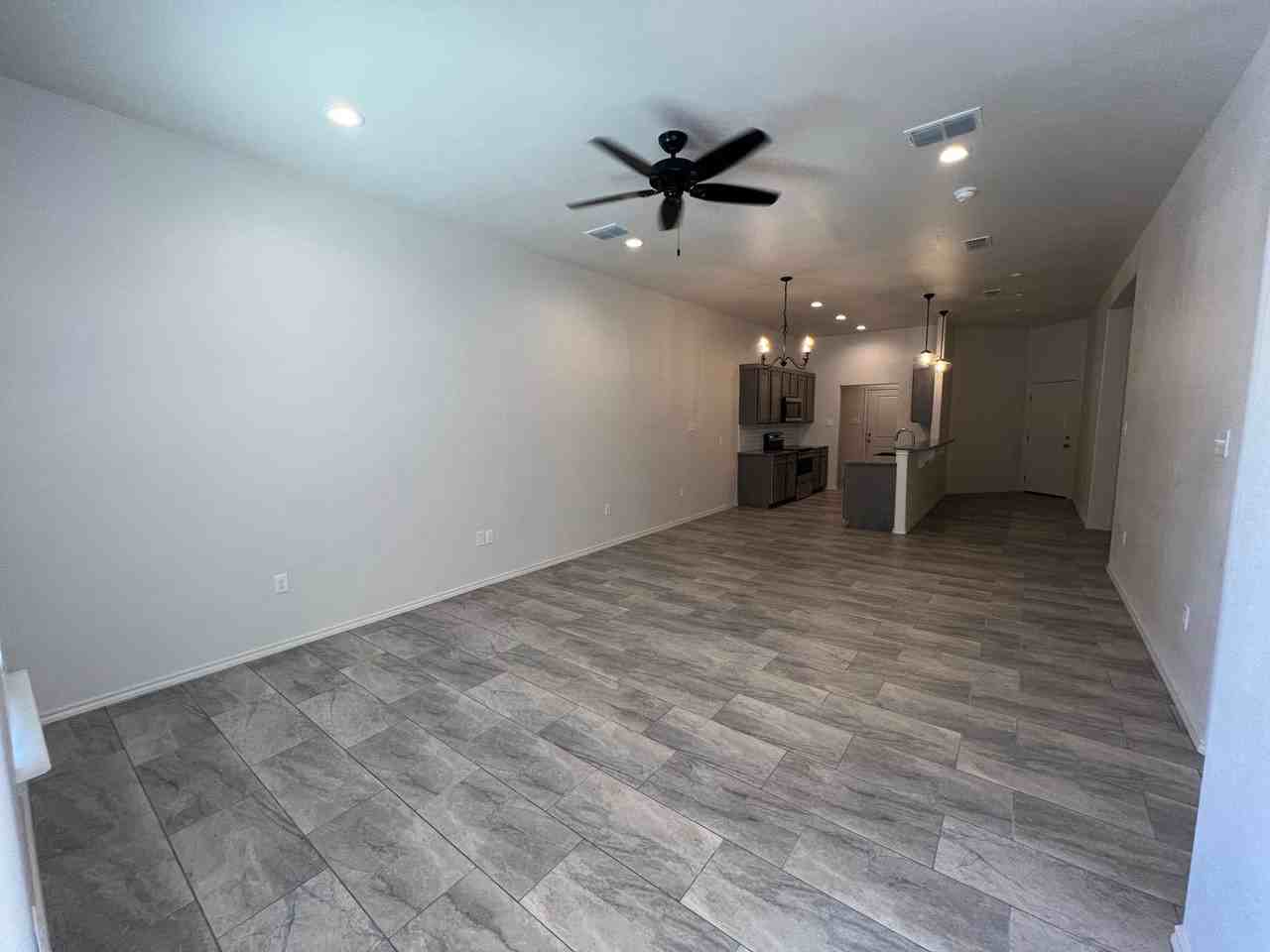 1128 N 7th St - Photo 3 of 24