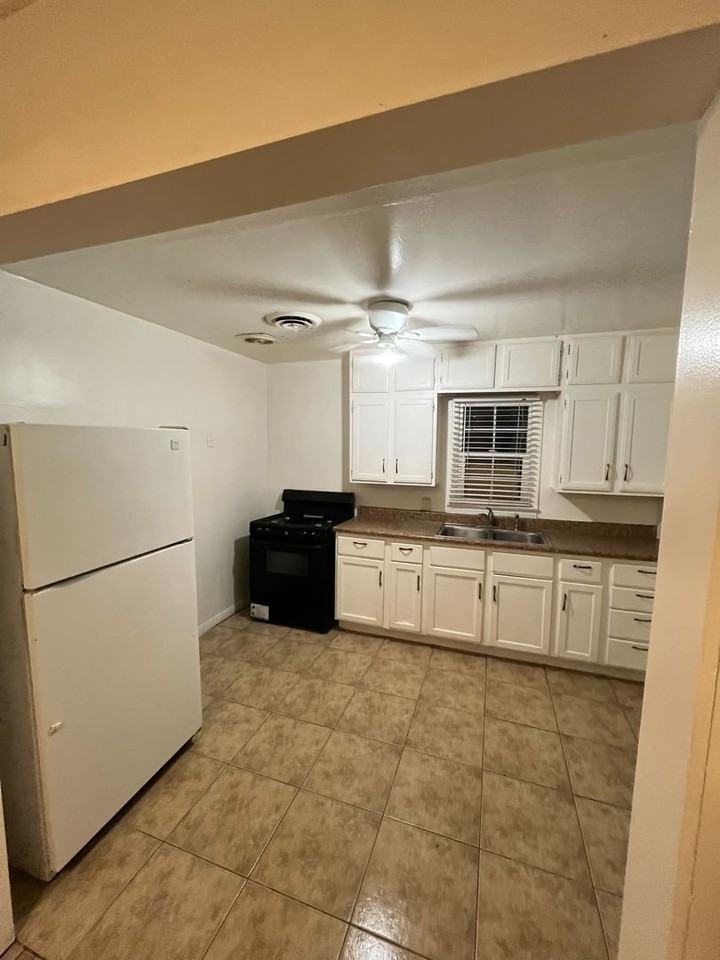 9809 Aim Ave - Photo 4 of 13