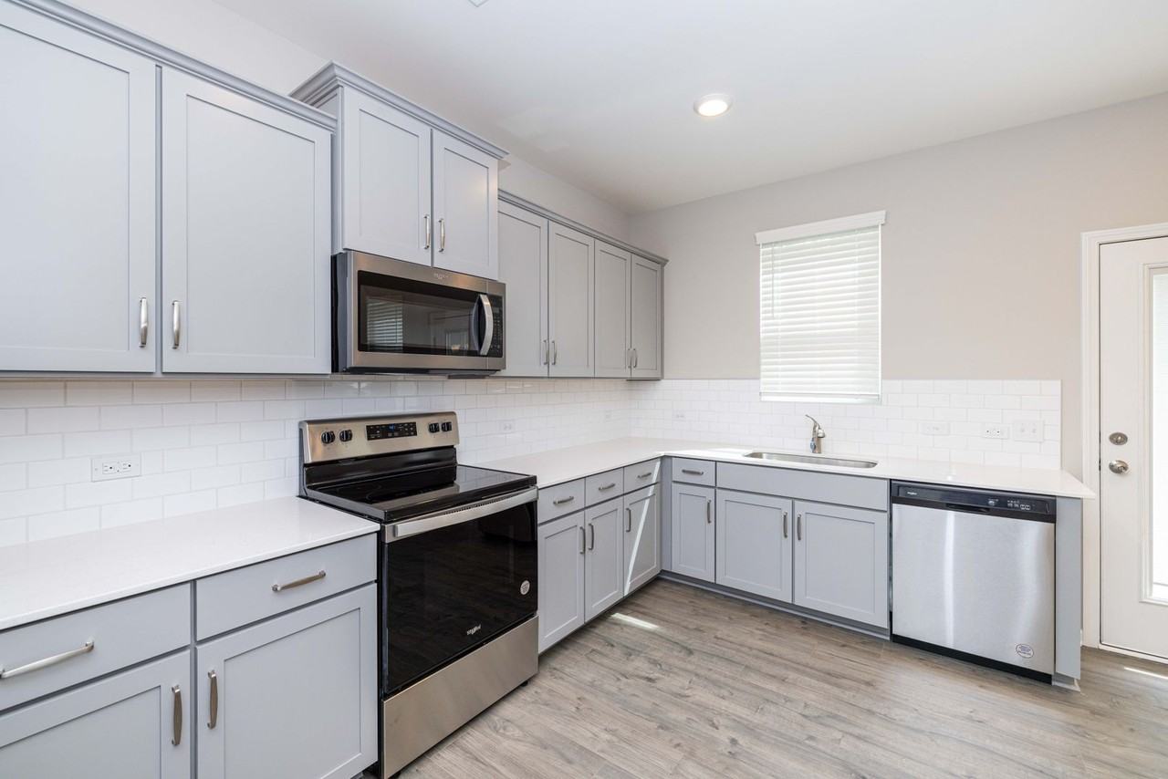 100 S Dorsett St - Photo 3 of 18