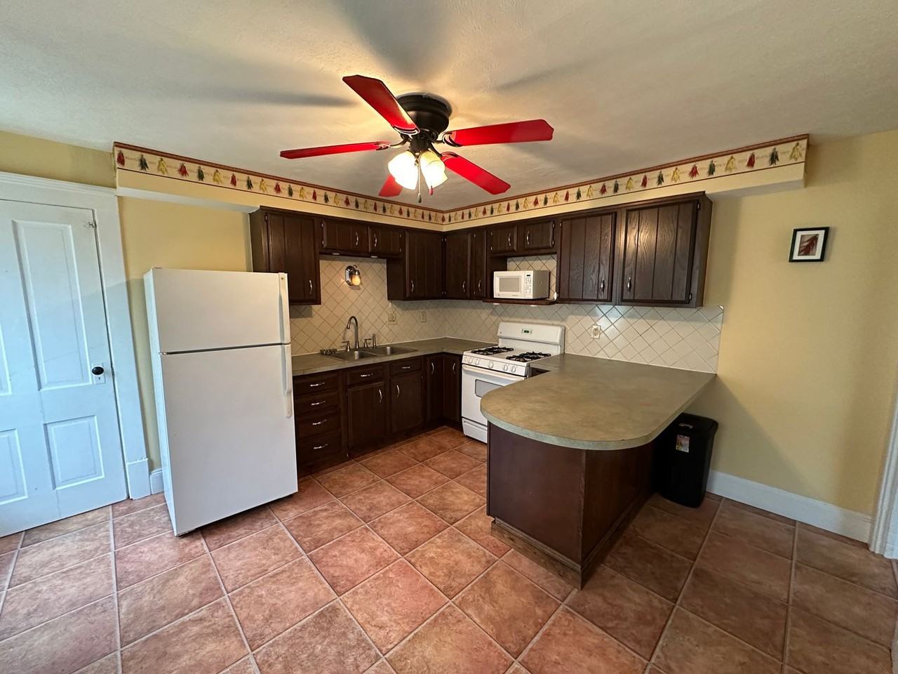 554 Creedmore Avenue - Photo 3 of 19