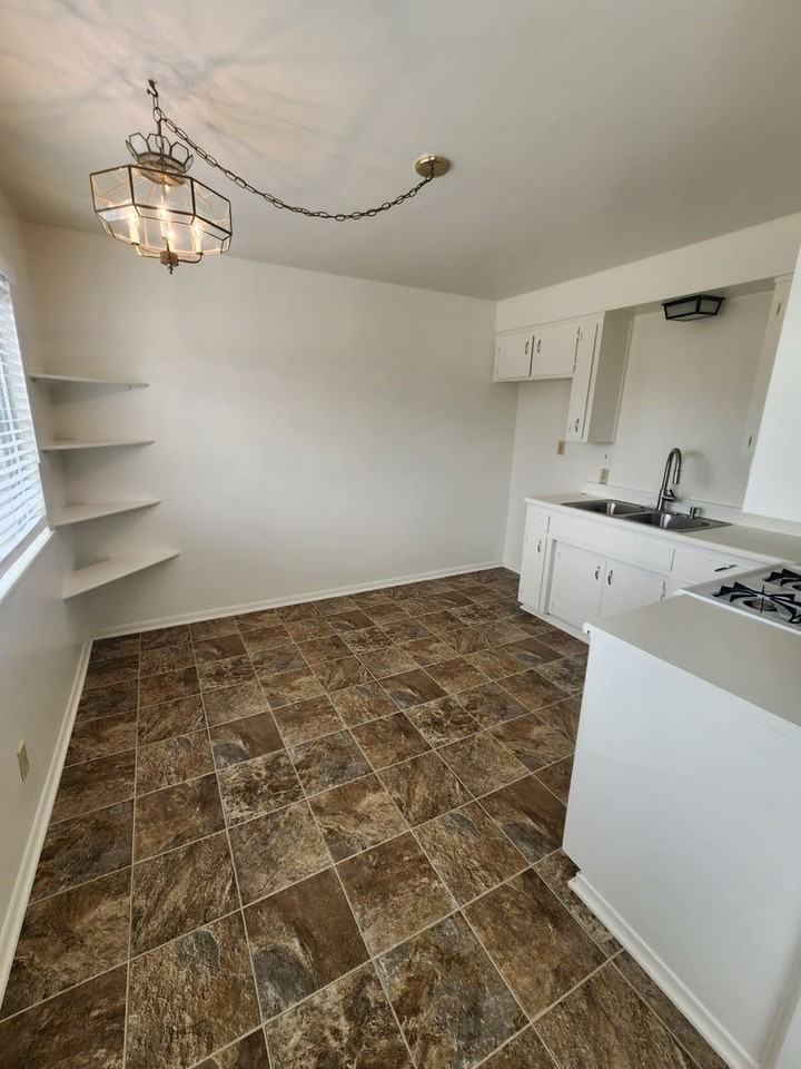 379 Brighton Ave - Photo 2 of 12