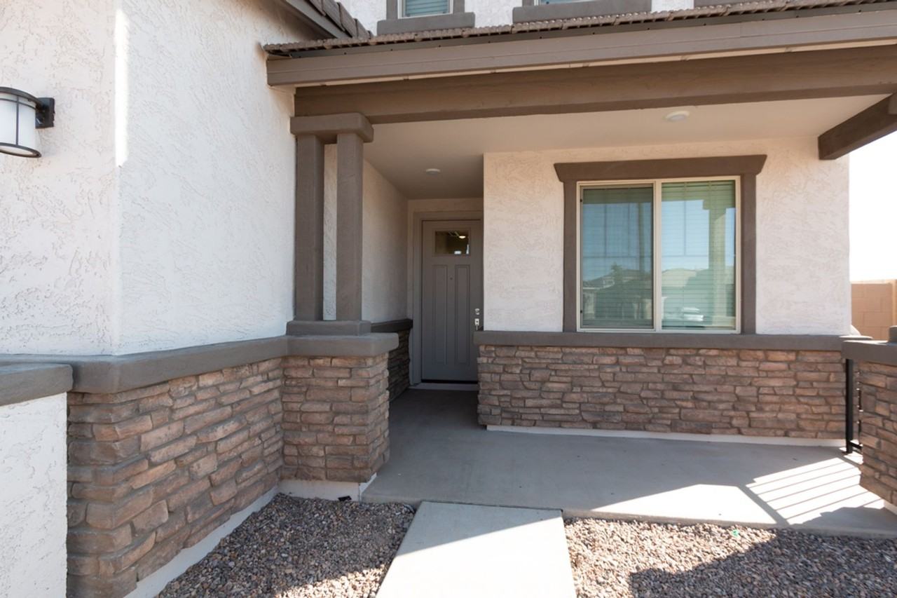 22815 E Watford Dr - Photo 3 of 50