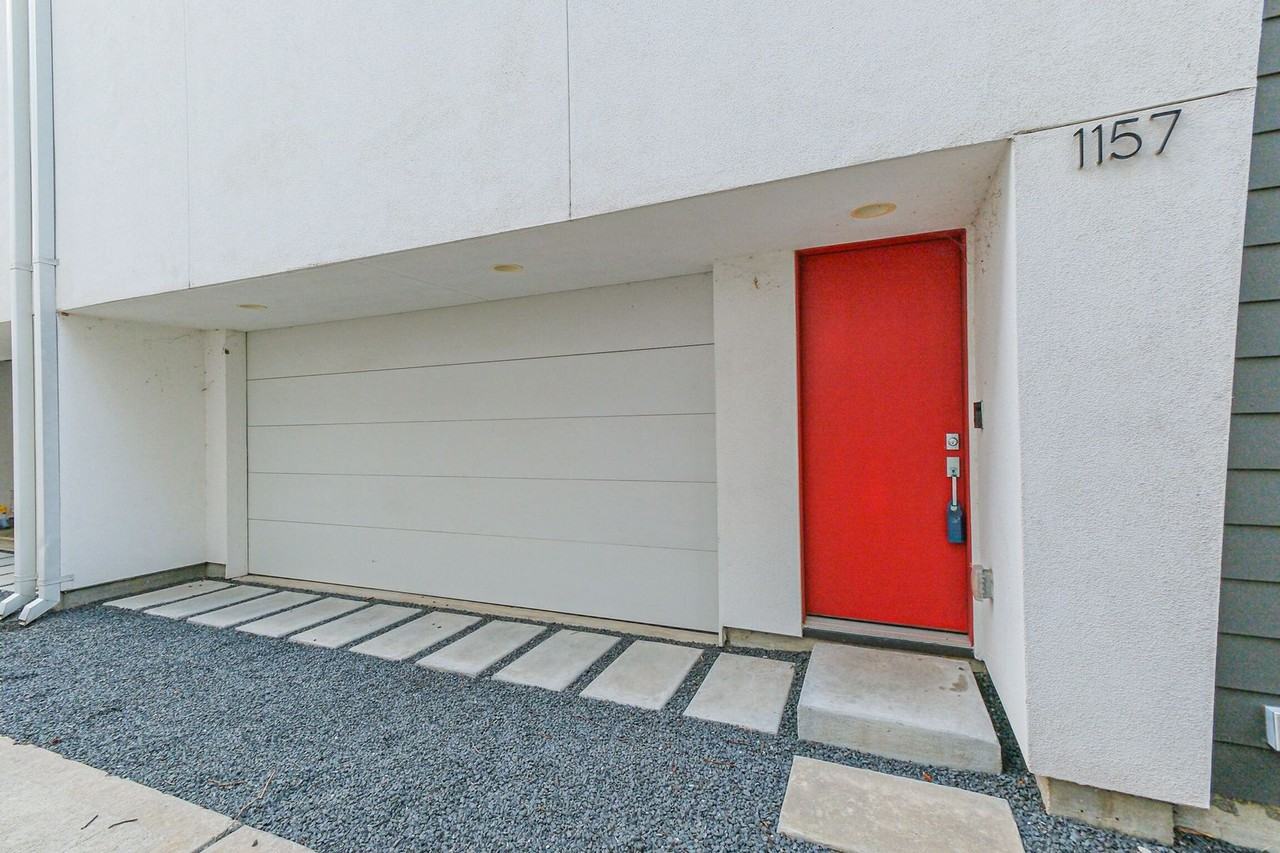 1157 W 18th St - Photo 6 of 44